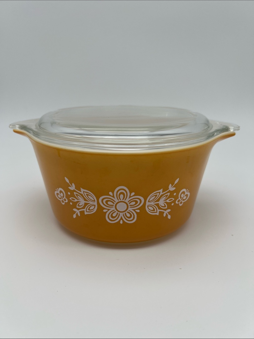 Vintage Pyrex Butterfly Gold 473 1-Quart Casserole Dish with Clear Glass Lid